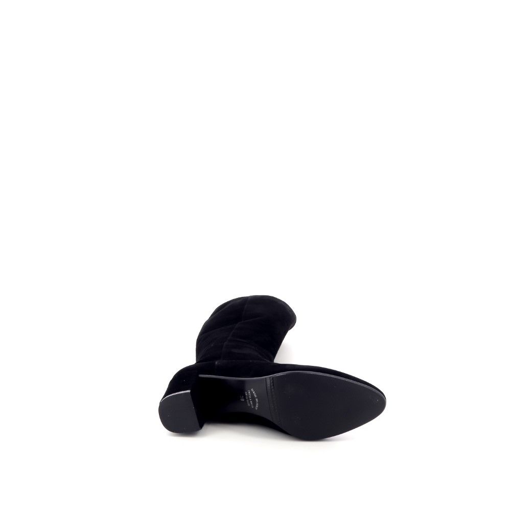 Giorgio M. Laars 210228 zwart