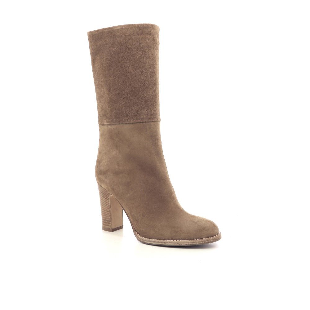Julie Dee Laars 214169 cognac
