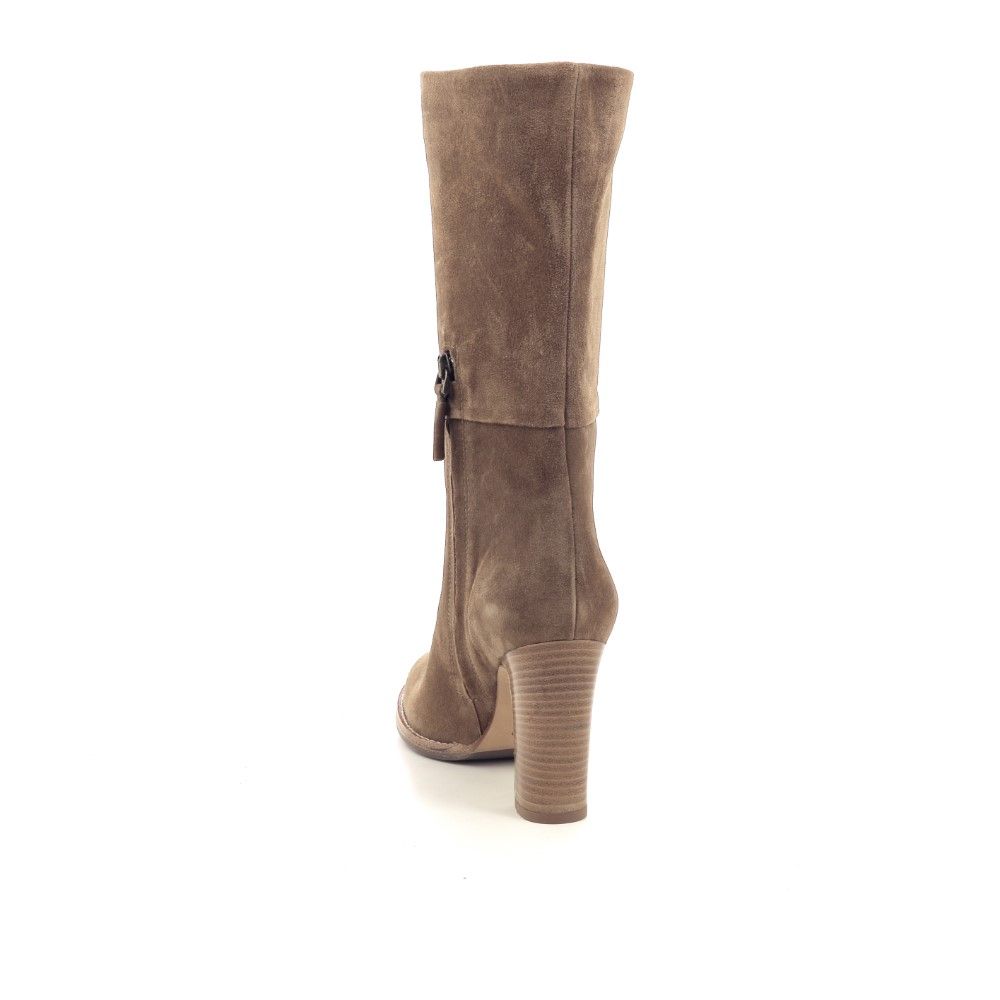 Julie Dee Laars 214169 cognac