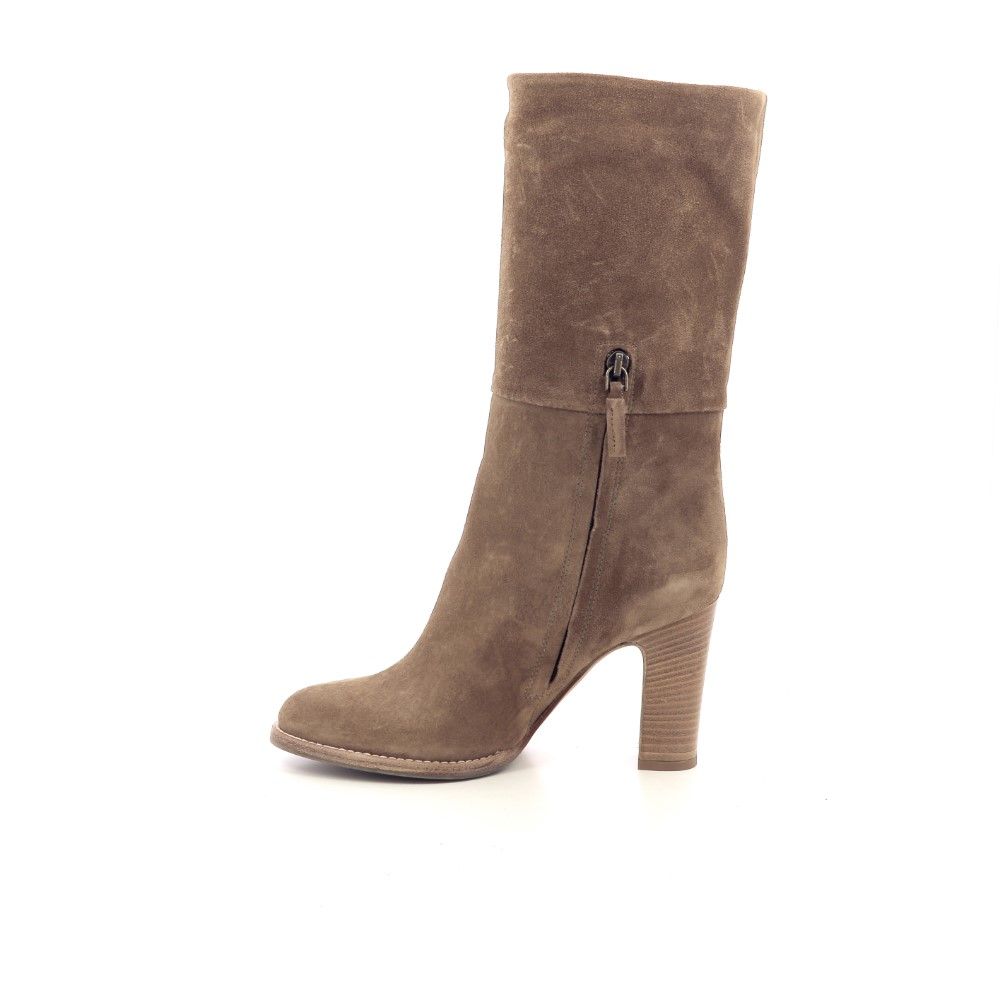 Julie Dee Laars 214169 cognac