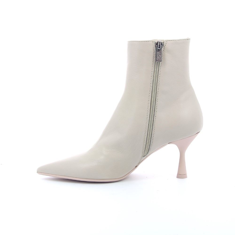 Agl Boots 225000 beige