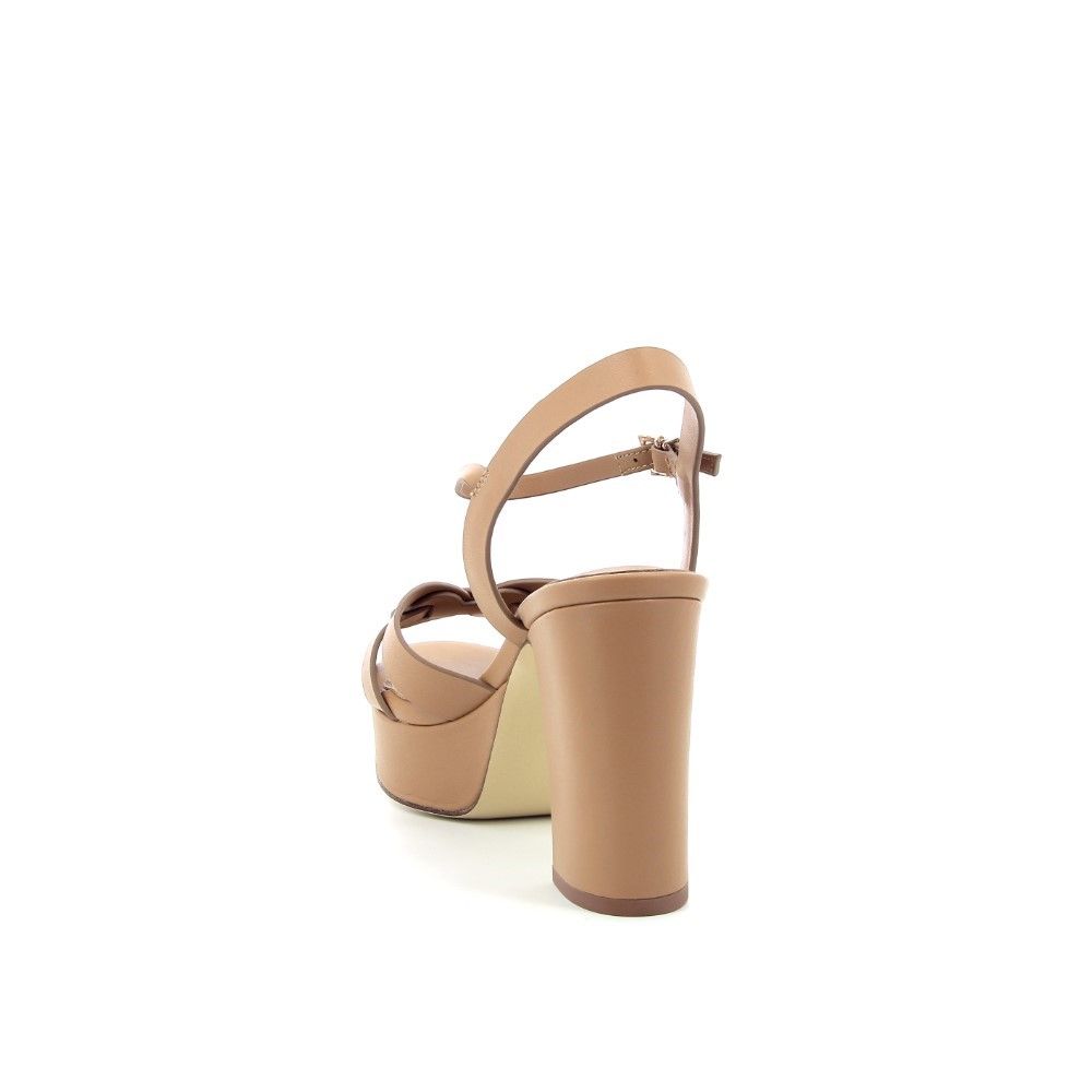 Lola Cruz Sandaal 232174 cognac