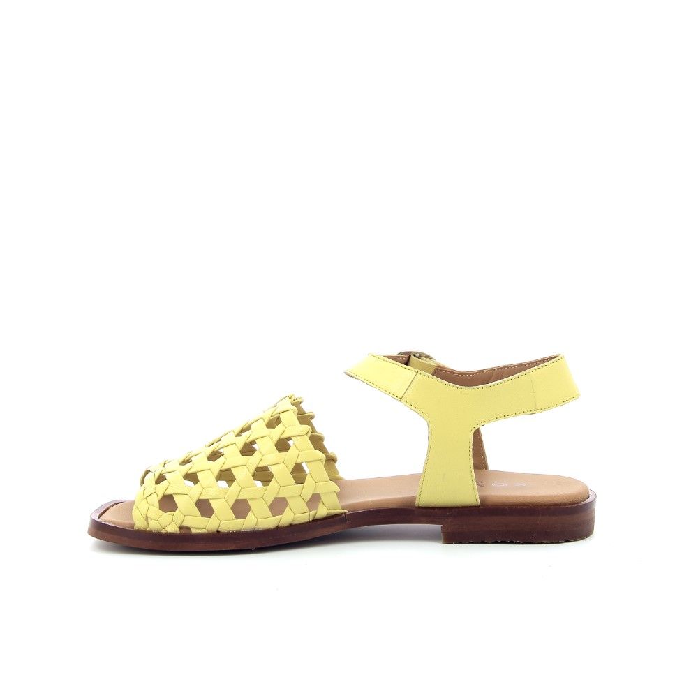 Kosma Sandaal 232594 geel
