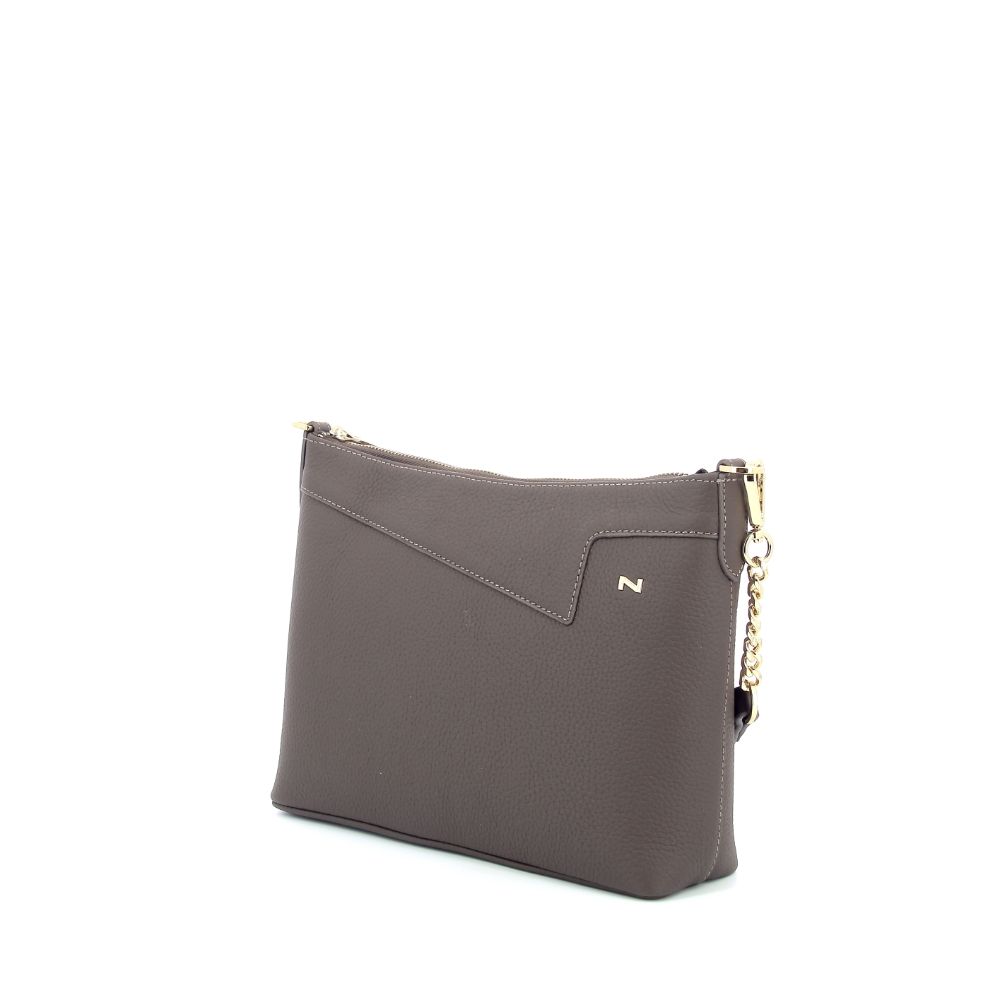 Nathan-Baume Grenada 238890 bruin