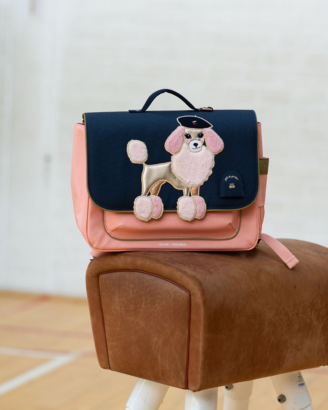 Pet-à-Porter 🐩
Het Belgische Jeune Premier voorziet alle kleuters en leerlingen weer van boekentassen, rugzakken en accessoires van topkwaliteit! ✨
#jeunepremier #vanloockkids #petaporter #backtoschool #back2school #terugnaarschool #kinderwinkel Pet-à-Porter 🐩
Het Belgische Jeune Premier voorziet alle kleuters en leerlingen weer van boekentassen, rugzakken en accessoires van topkwaliteit! ✨
#jeunepremier #vanloockkids #petaporter #backtoschool #back2school #terugnaarschool #kinderwinkel