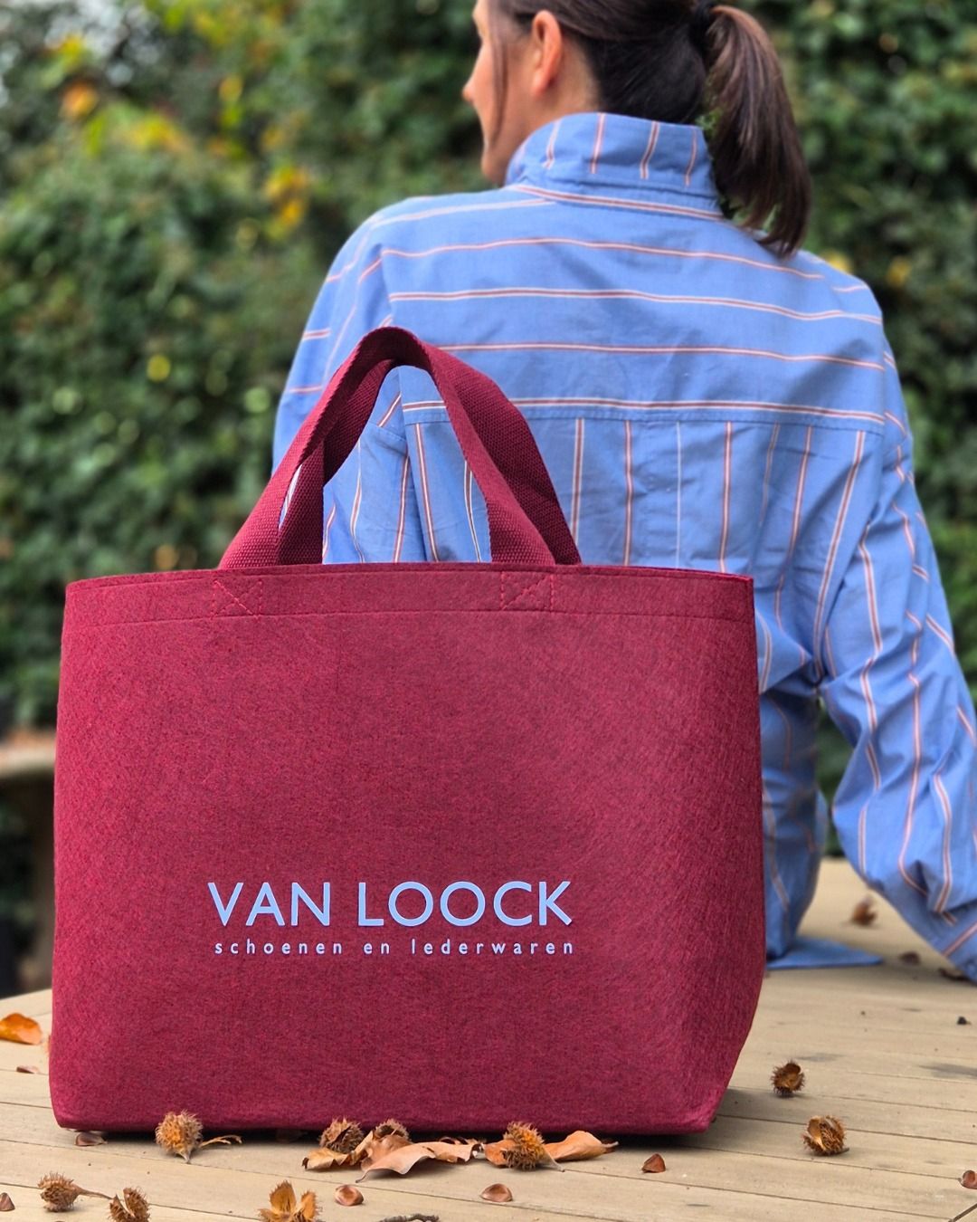 🎉 Vanaf vandaag krijgt iedere klant een herbruikbare Van Loock shopper cadeau 🎉

✖ Bij Van Loock geen Black Friday. Geen stunts, geen misleidende kortingen. 

♥ Wij geloven in (Europese) kwaliteit en transparante prijzen, het hele jaar door. Daarom geniet je altijd van 8% klantenkorting en verrassen we je nu en dan graag met een extra bedanking.

*Bij aankoop in onze winkel en online, vanaf een aankoopbedrag van €150. Eén shopper per klantenkaart.