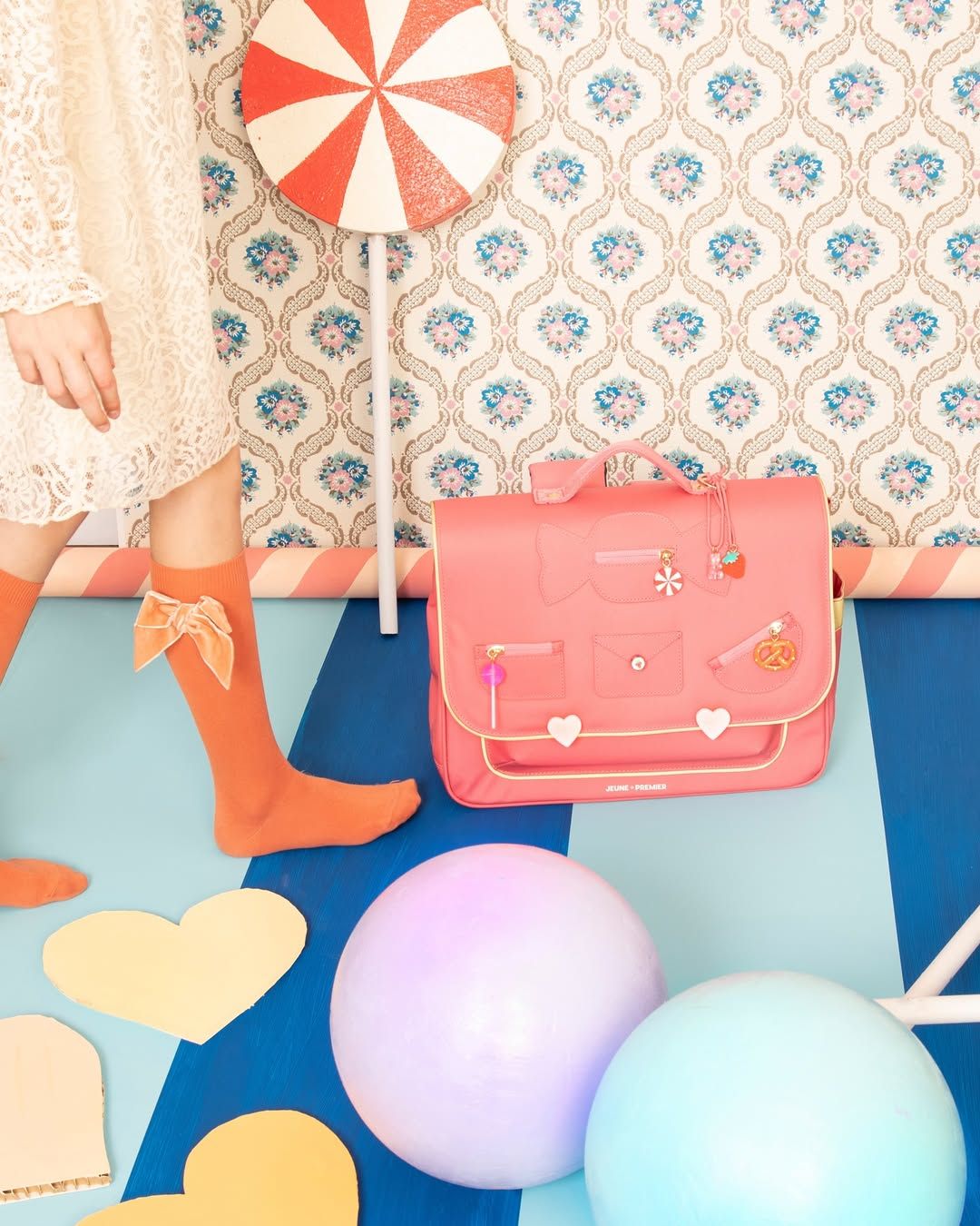 🍭 SWEET LIKE CANDY 🍭
De Candy It Bag van @jeunepremier_official is één van onze favorieten dankzij de onweerstaanbare snoephangertjes. Goed nieuws: ook de bijpassende turnzak en pennenzak zijn op voorraad!
#jeunepremier #boekentas #candy #itbag #nieuwecollectie #backtoschool 🍭 SWEET LIKE CANDY 🍭
De Candy It Bag van @jeunepremier_official is één van onze favorieten dankzij de onweerstaanbare snoephangertjes. Goed nieuws: ook de bijpassende turnzak en pennenzak zijn op voorraad!
#jeunepremier #boekentas #candy #itbag #nieuwecollectie #backtoschool