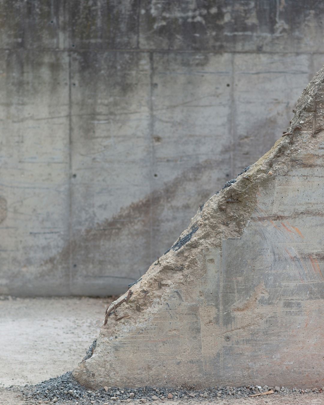 ＤＡＲＫ ＭＡＴＴＥＲ