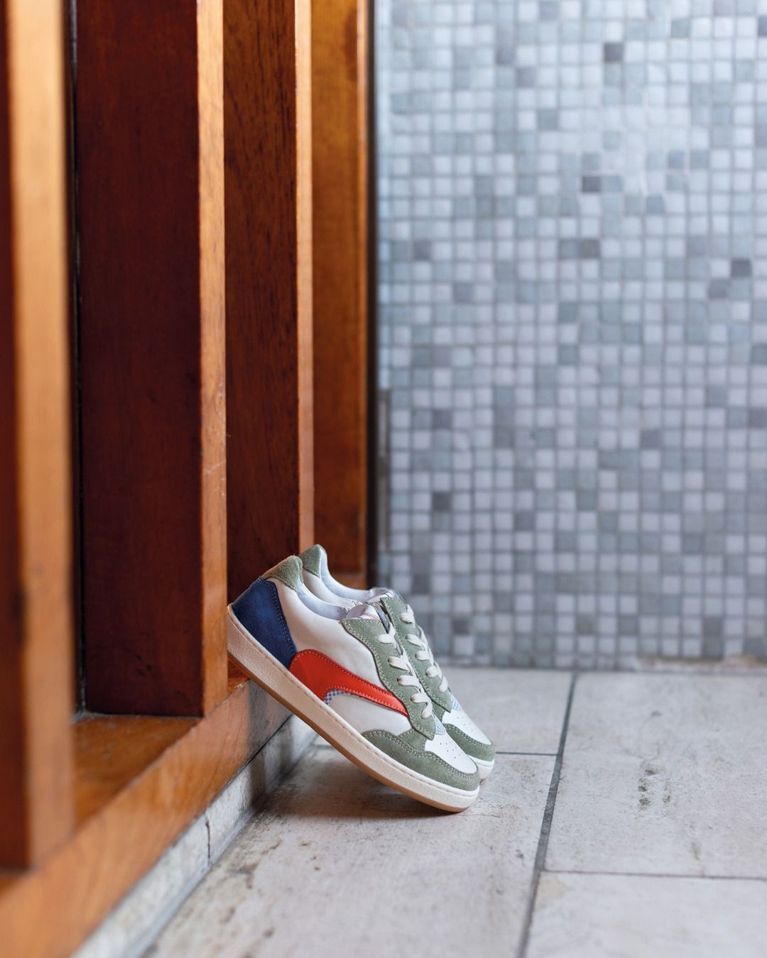 𝖯𝖮𝖯 🔷

Sneakers van Romagnoli, mét handige rits langs de zijkant 🙌  Beschikbaar in maatjes 26 tot en met 32. Swipe voor de meisjes 👉

#vanloock #vanloockkids #romagnoli #kinderwinkel #kinderschoenen #kidsshoes #kidsstore