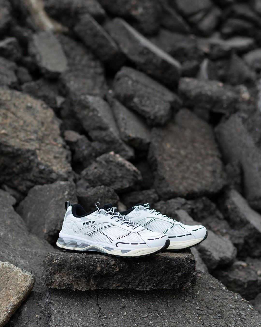 𝗠𝗥𝗣

De sneakers van MRP zijn er sinds dit seizoen ook voor mannen 🖤 Shop ze gemakkelijk via vanloock.com 🛒

❗ Zaterdag 1 november is onze winkel gesloten

#vanloock #MRP #mrpsneakers #voorhem #sneakerhead #sneakerlove #mannenmode #menssneakers