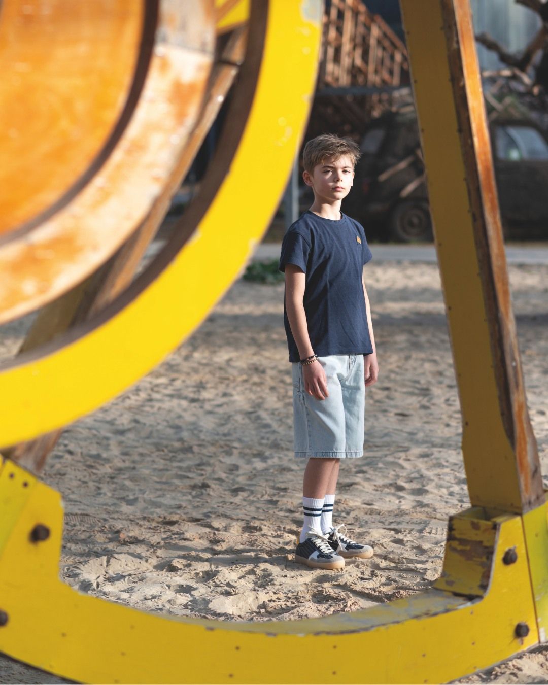 𝙊𝙋 𝘿𝙀 𝙍𝘼𝘿𝘼𝙍

Iedere kinderschoen is een klein kunstwerk. Al 80 jaar lang vertrouwen we op Europese familiebedrijven die werken met veilige, hoogwaardige materialen voor groeiende voeten. 💛🌿

#kinderschoenen #kinderwinkel #vanloockkids #kidsshoes #kidsstore #ocra #ocrasneakers