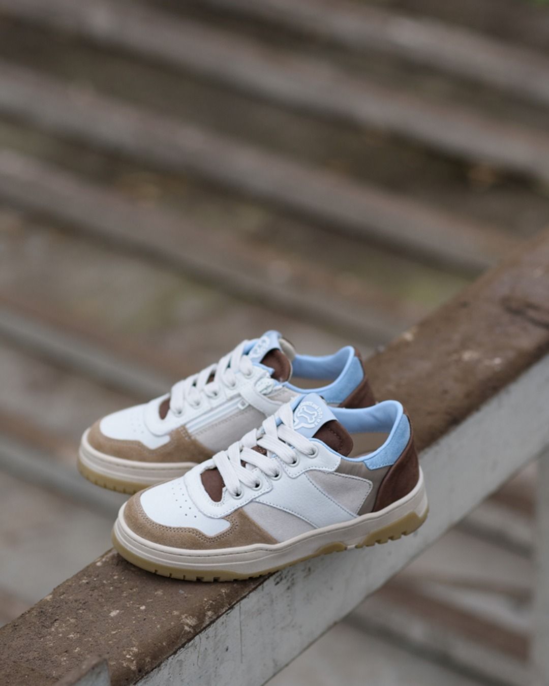 Ｓｔｏｎｅｓ　＆　Ｂｏｎｅｓ

Belgische kwaliteit voor kinderen 🤎

#vanloock #stonesandbones #belgiandesign #ikkoopbelgisch #kinderschoenen #kinderwinkel #kidsshoes #kindersneakers